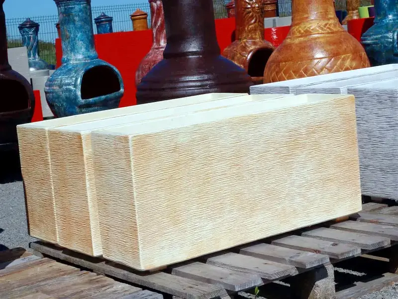 Pot en béton coulé fibré